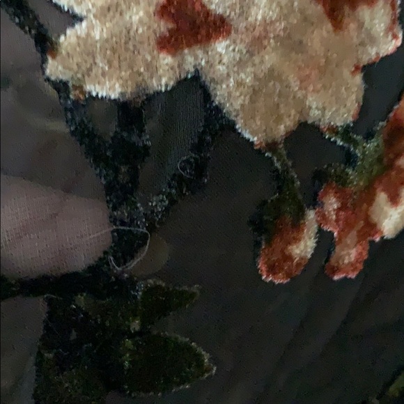 Black floral lace and velvet cover up - Picture 4 of 5